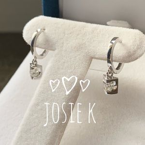 *Certified* 0.20ct 18K White Gold Diamond Earrings